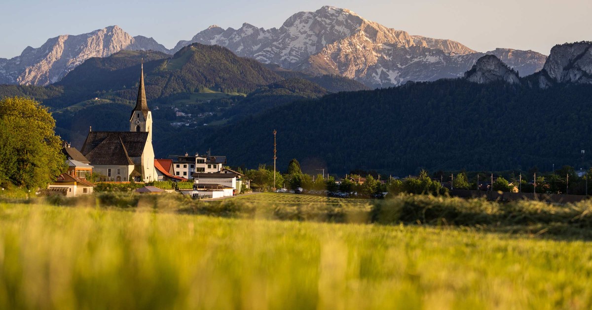 Blick über Puch ins Salzachtal - Foto: TVB Puch - Kuscheiart